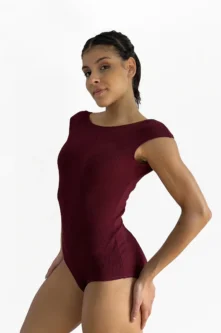 Frente do Collant Ana vinho intenso e sofisticado, Lucia Caliman