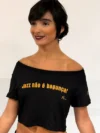 Camiseta Maia Cropped Amanda com estampa dourada Jazzitude – parceria Lucia Caliman & Lucas Maia
