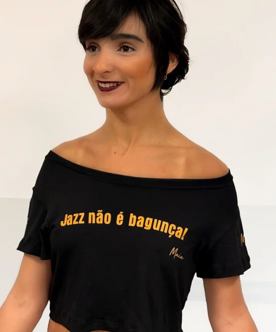 Camiseta Maia Cropped Amanda com estampa dourada Jazzitude – parceria Lucia Caliman & Lucas Maia