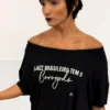 Camiseta Maia Cats preta com estampa Borogó Branco – parceria Lucia Caliman e Lucas Maia