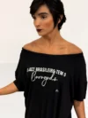 Camiseta Maia Cats preta com estampa Borogó Branco – parceria Lucia Caliman e Lucas Maia